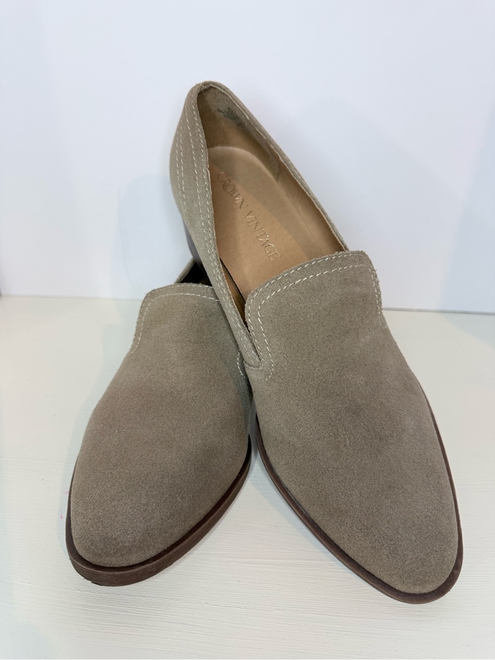 Crown Vintage Taupe Suede Loafers Block Heel  Shoes Size 9.5